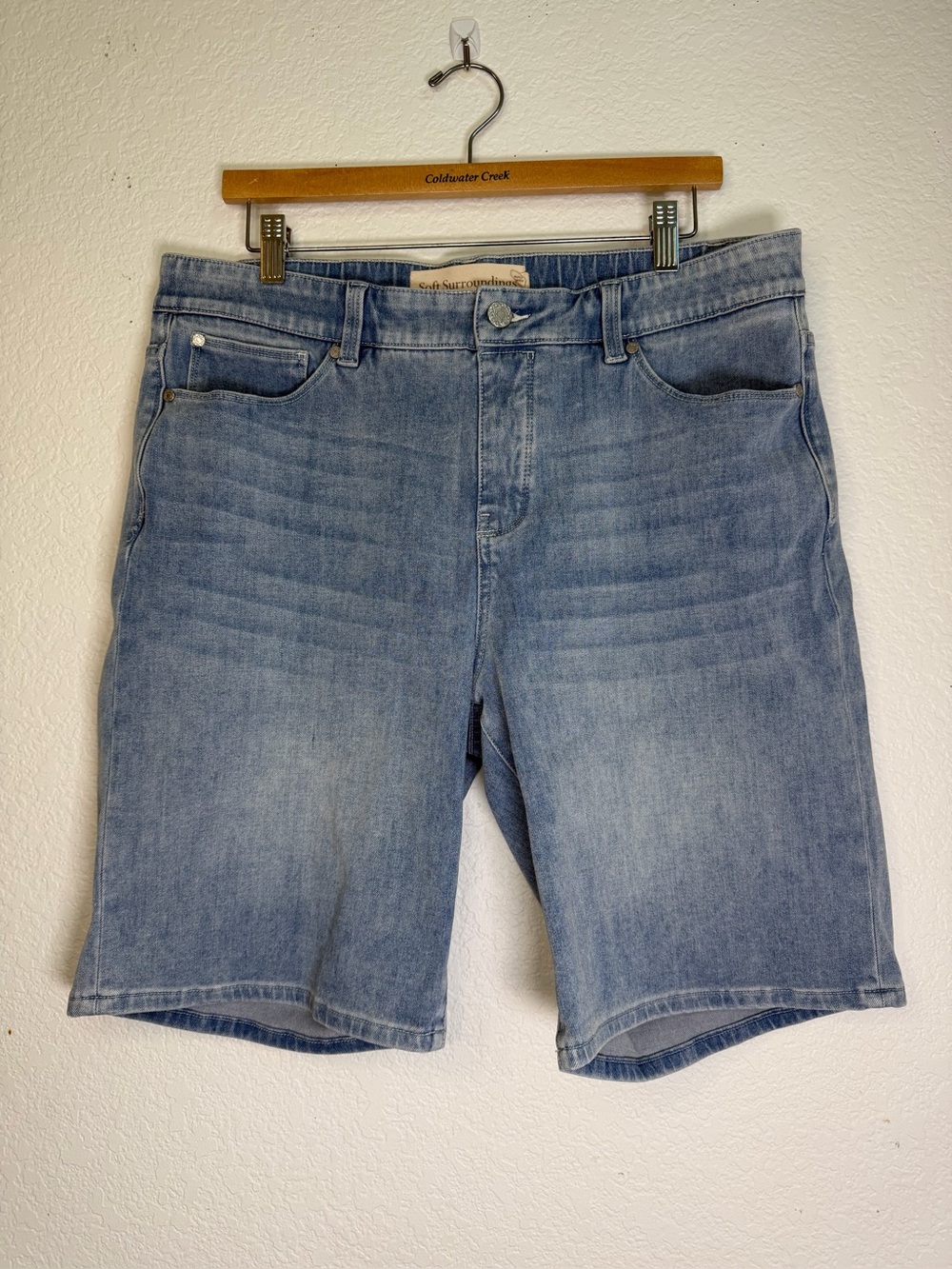 Soft Surroundings Light Blue Denim Pull-On Shorts, Size L